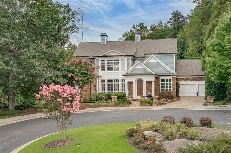 4280 Olde Mill Ln NE photo 1