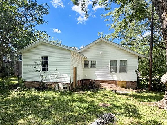 2nd image of 2304 Proper St