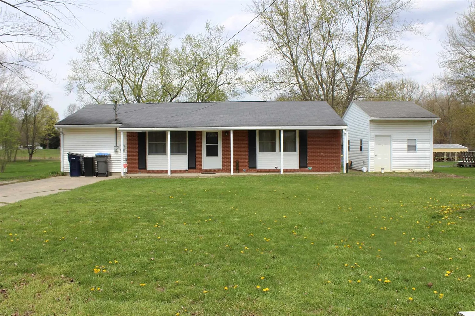 219 E Baker St photo 1