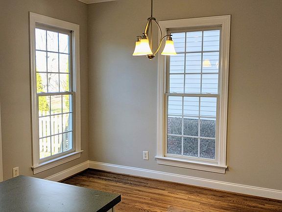 4th image of 16007 Kelly Park Cir