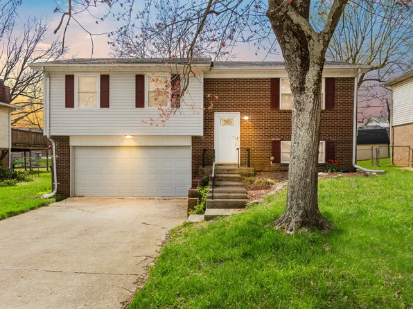 3693 Bold Bidder Dr, Lexington, KY 40517