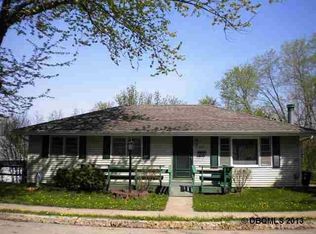 925 Oak St, Dubuque, IA 52003