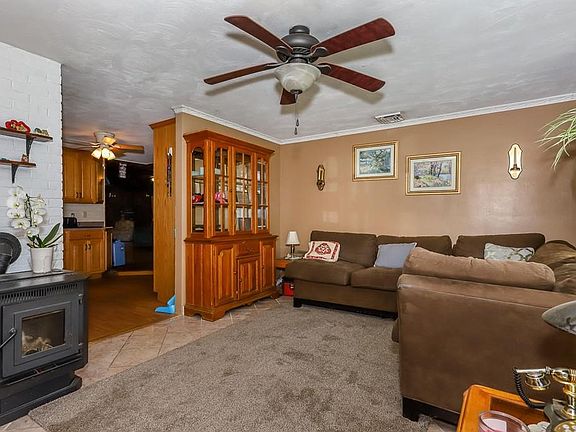 3rd image of 230 Hovendon Ave