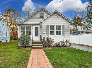 93 E 13th St, Huntington Station, NY 11746