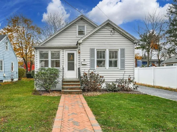 93 E 13th Street, Huntington Station, NY 11746