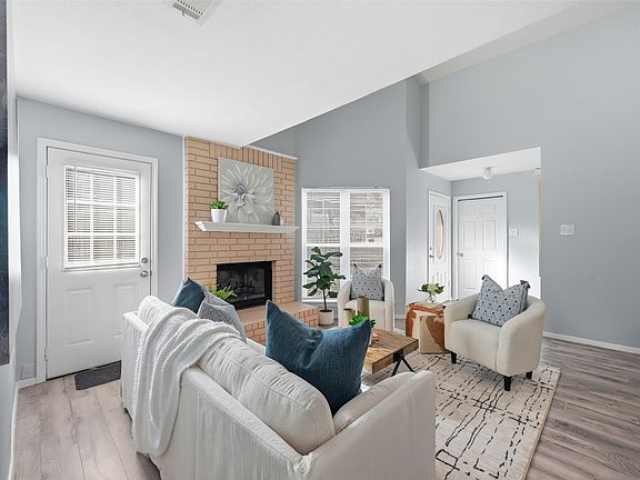 2nd image of 116 Main Pl