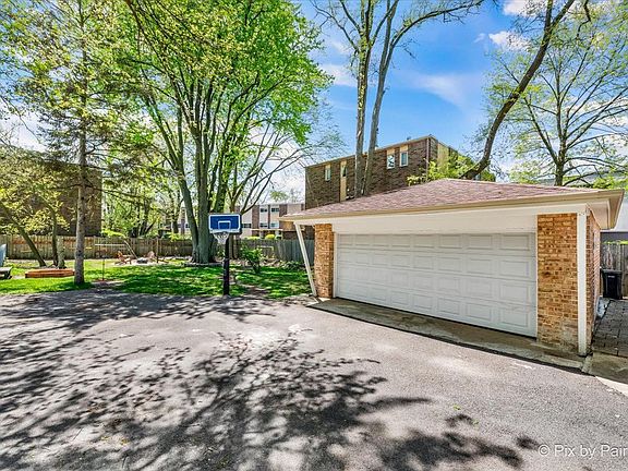 4th image of 2915 Wilmette Ave