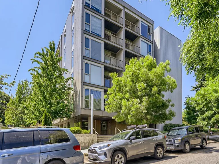 Overlook Park Apartments — Photo 2