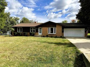 6130 Lockwood Dr, Rockford, IL