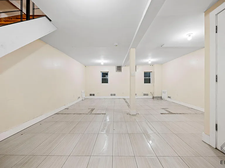 63 Pulaski St #1A — Photo 14