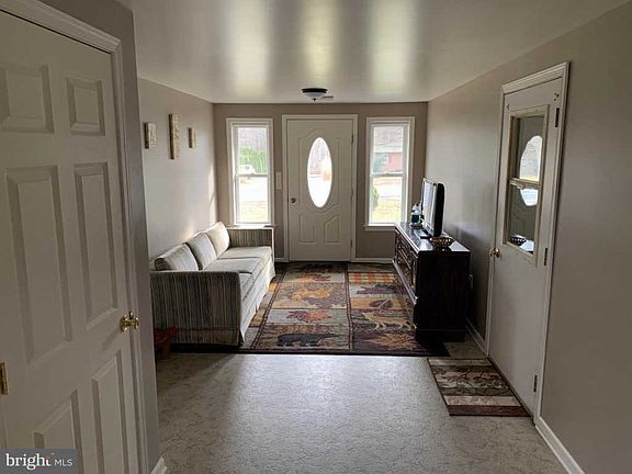 3rd image of 21 Mellon School Ln