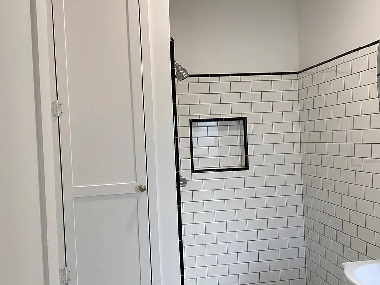 FULLY UPGRADED VINTAGE STYLE BATHROOM WITH LARGE SHOWER AND BUILT-IN SHOWER NICHE (SHOWER DOOR SOON TO BE INSTALLED)