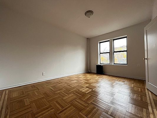 5th image of 305 Ocean Ave APT B3