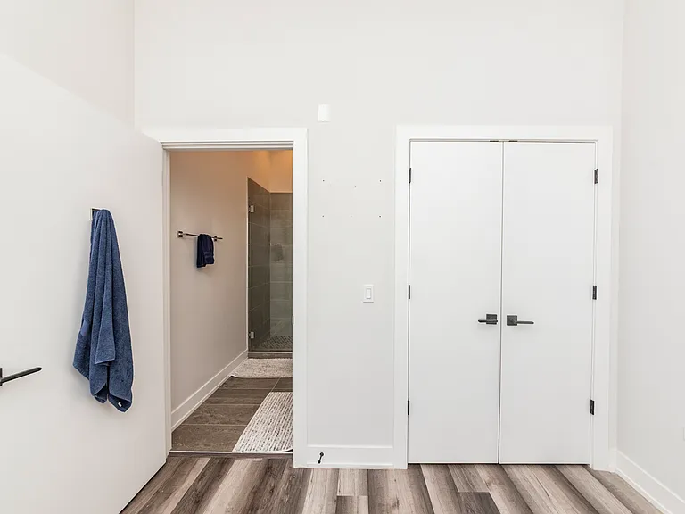 2317 N Clark — Photo 23