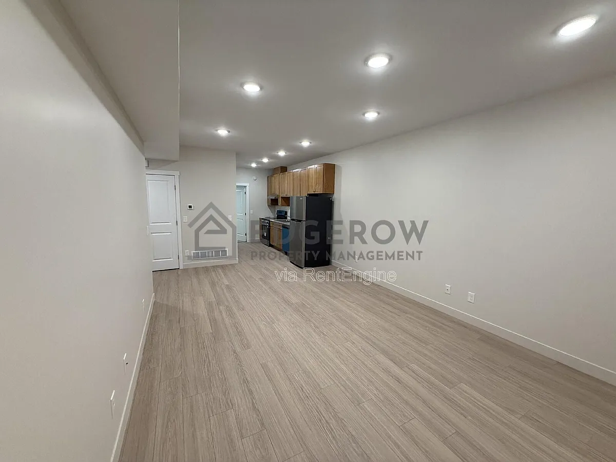 Building Photo - 1014 Lafayette Ave SE #1