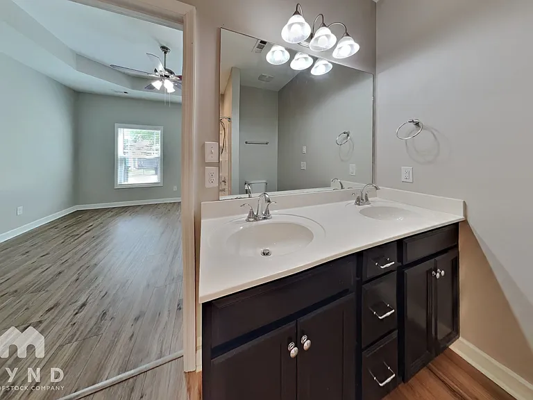 2233 Dale View Dr — Photo 10
