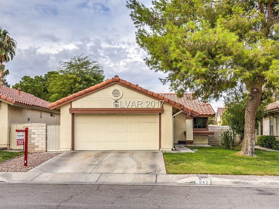 1st image of 742 Thousand Oaks Dr