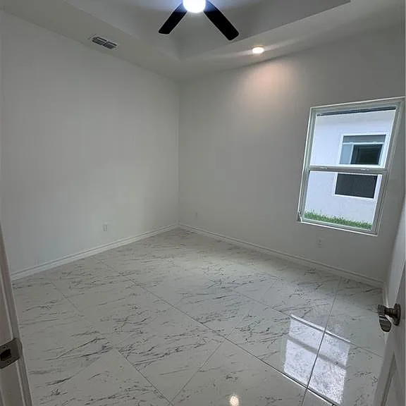 11403 N 24th Ln #4 — Photo 5