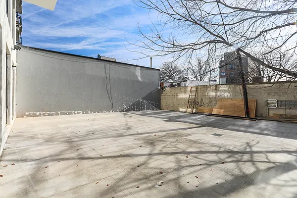 Rented by ERNY LLC | media 25