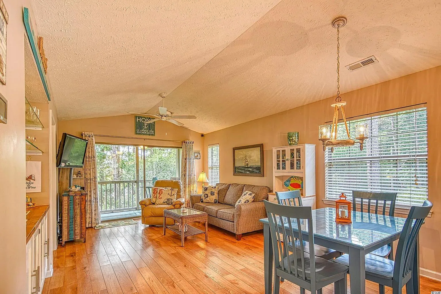 2 bed, 850 sqft, $2,200 — Photo 3