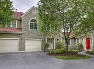 1602 Regent Dr, Mount Kisco, NY