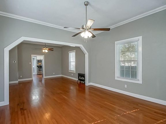 3rd image of 2725 College St