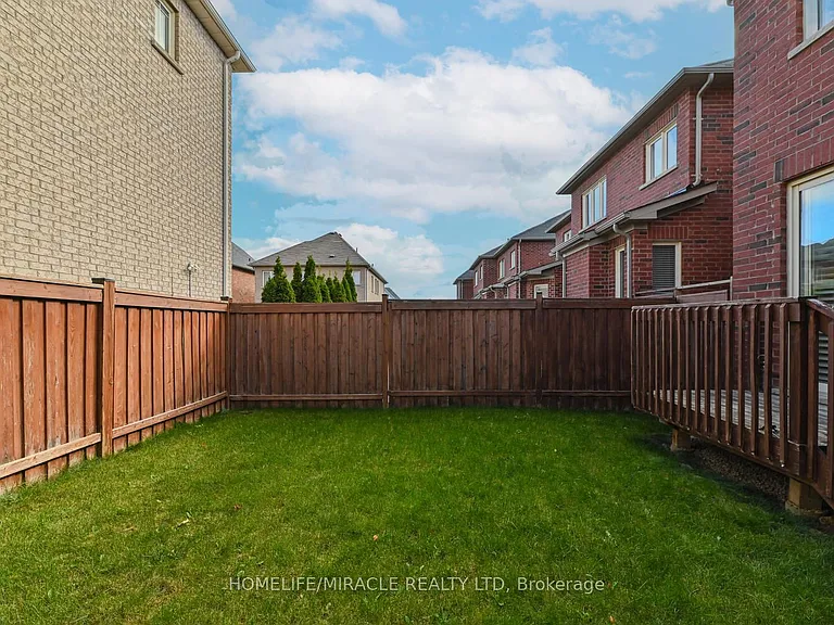 105 Sky Harbour Dr — Photo 18