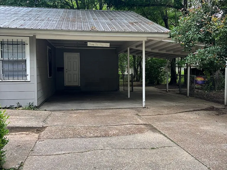 3211 Charleston Dr — Photo 11