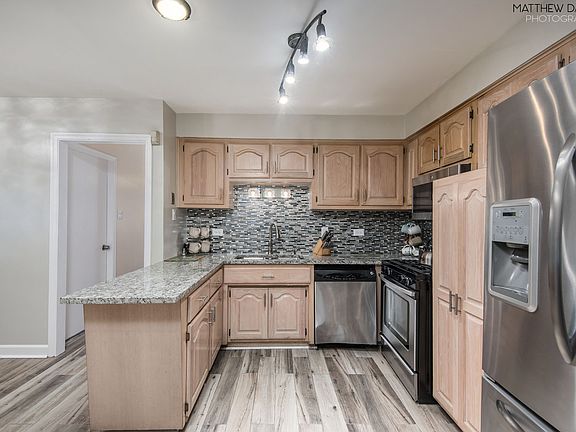 4th image of 9131 S Komensky Ave