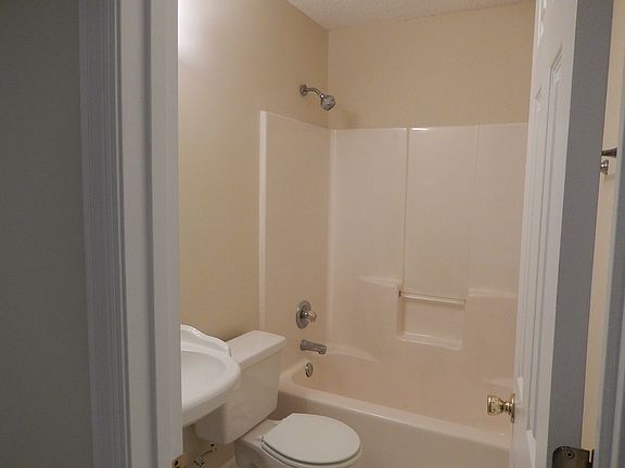 2nd bathroom