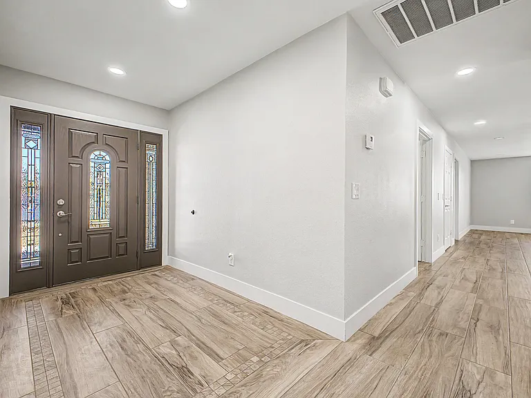 3027 W Tierra Buena Ln — Photo 4
