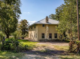 144 Century Ln, Bellville, TX 77418