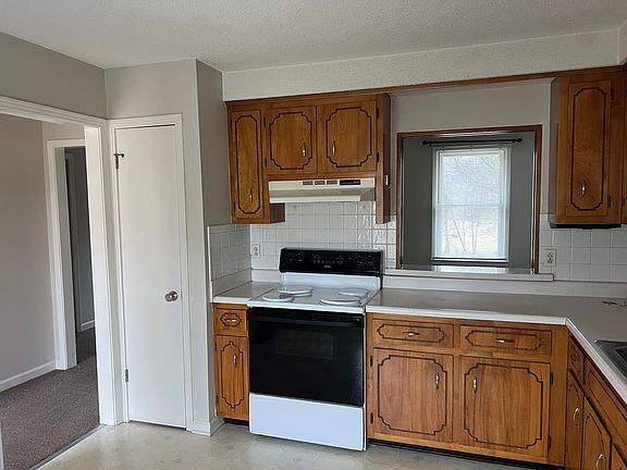 5th image of 1502 Robertson Ct