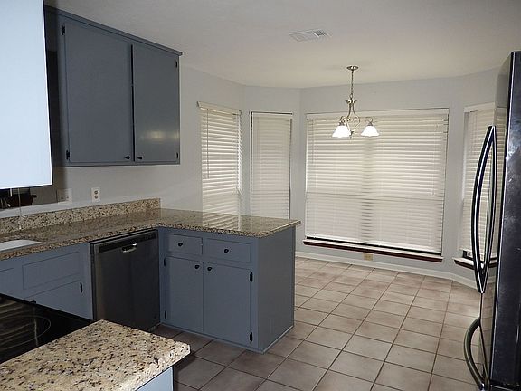 4th image of 8612 Oak Forest Trl