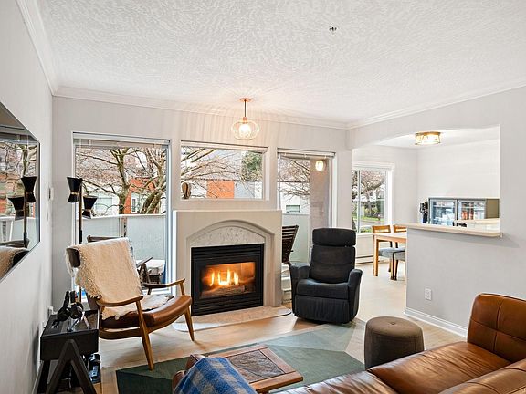 4th image of 405 Quebec St #215