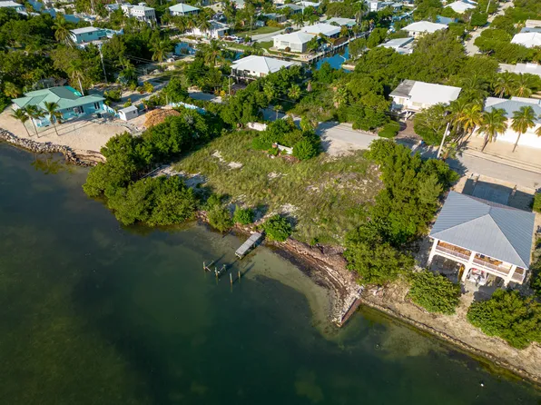 377 Sawyer Dr, Cudjoe Key, FL 33042