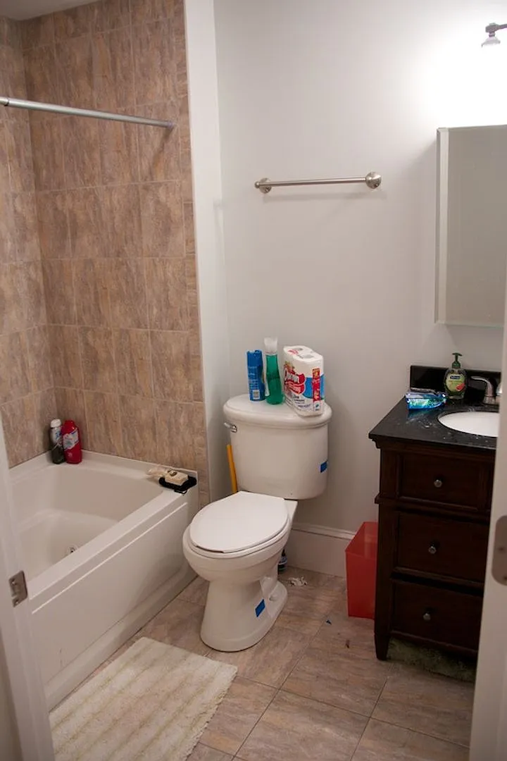 Charming 3 Bedroom- — Photo 4