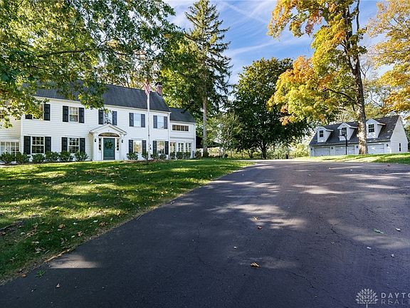 4th image of 3969 Applewood Ln