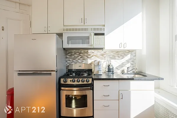 Rented by APT212 INC | media 13