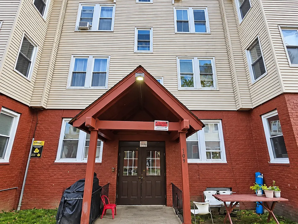 708 Kensington Ave #E
