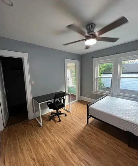 1112 E Colvin St #1 — Photo 8