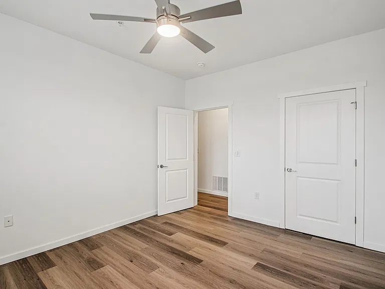 Portland Place Apartments — Photo 18