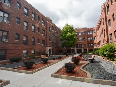 2910 N Mildred Ave APT 2W, Chicago, IL, 60657