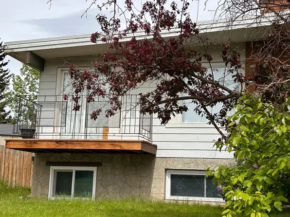 85 Huntford Close NE, Calgary, AB T2K 3Y7
