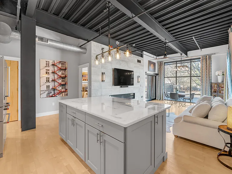 350 E Short St #209 — Photo 16