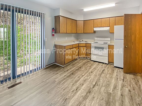 3rd image of 451 Lincoln Ave #6