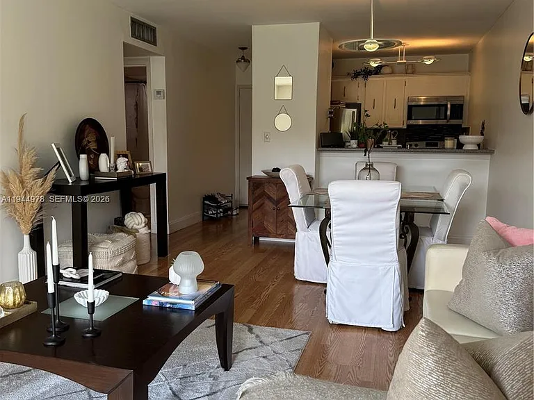 1225 NE 124th St #33A — Photo 2