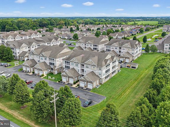 5th image of 4102 Summer Brook Way