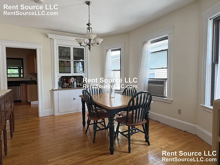 33 Stoughton St — Photo 5