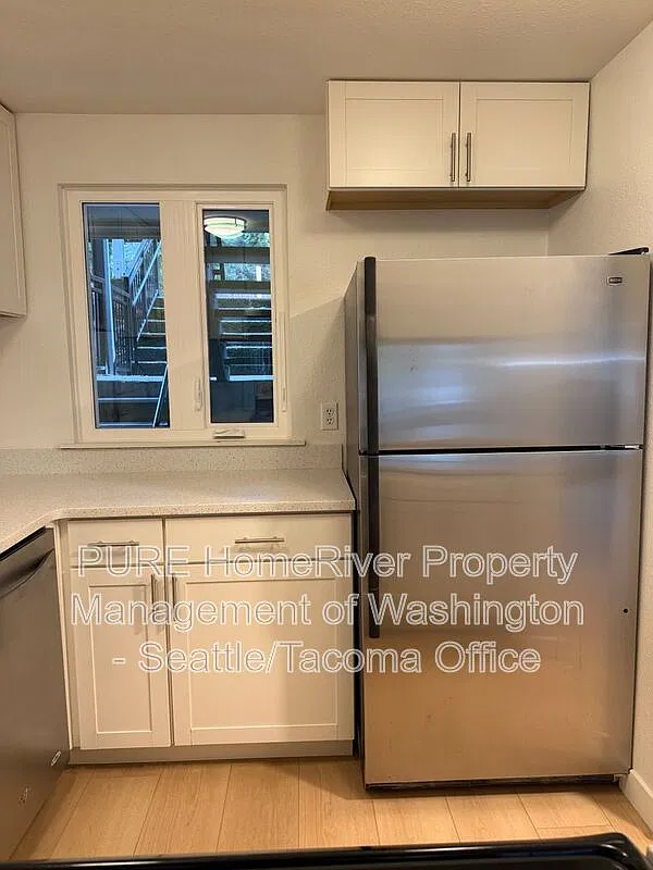 2 bed, 1.5 bath, 966 sqft, $2,300 — Photo 2